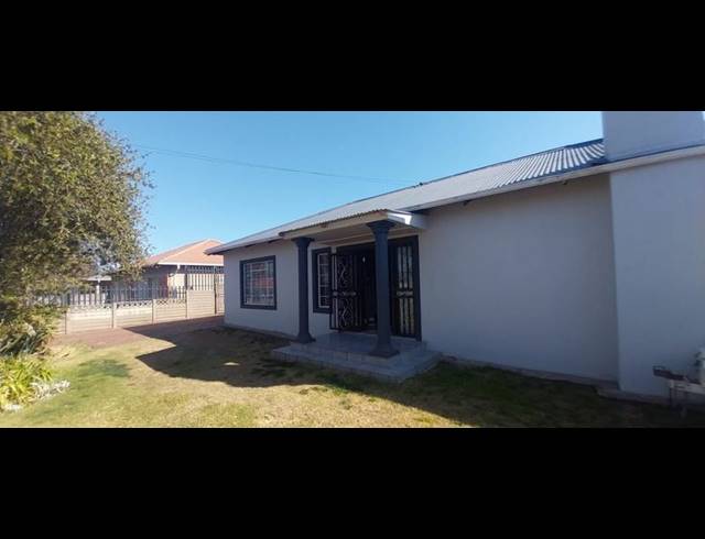 3 BEDROOM HOUSE FOR SALE IN SUNNYRIDGE